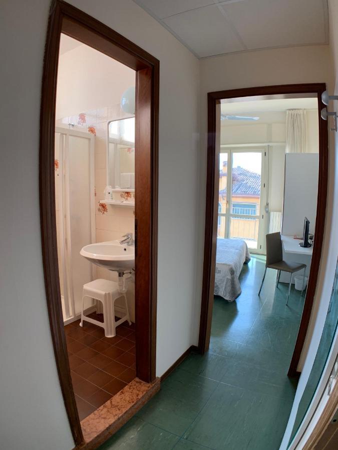 Hotel Sorriso برنزوني سول جاردا المظهر الخارجي الصورة