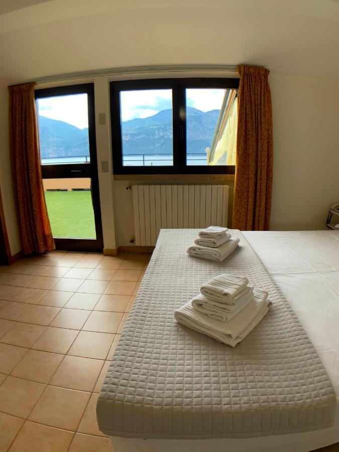 Hotel Sorriso برنزوني سول جاردا المظهر الخارجي الصورة
