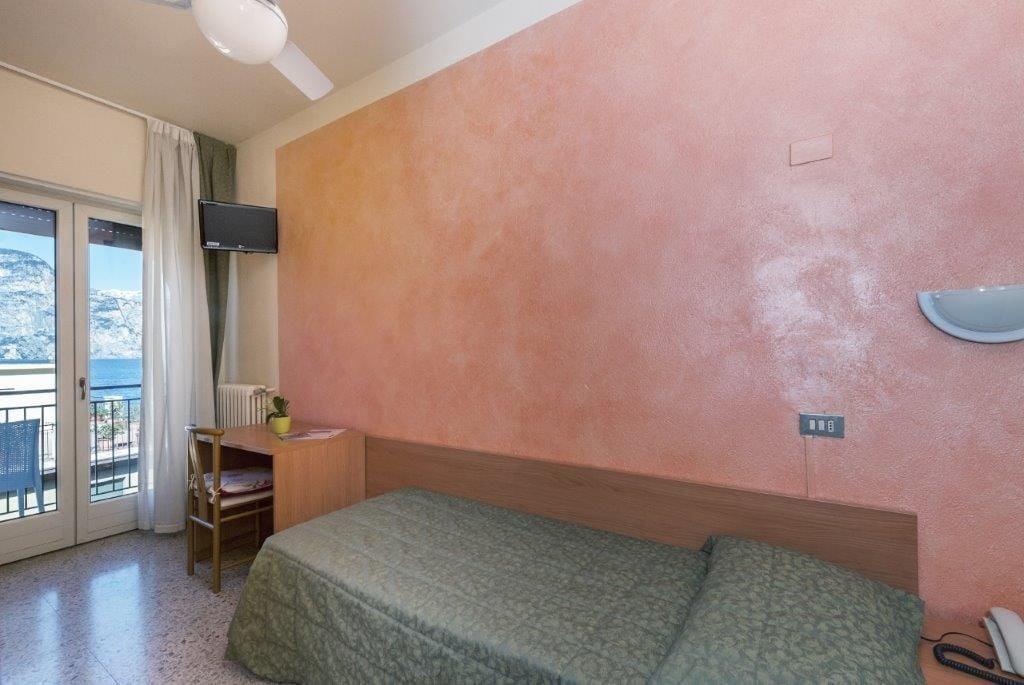 Hotel Sorriso برنزوني سول جاردا المظهر الخارجي الصورة