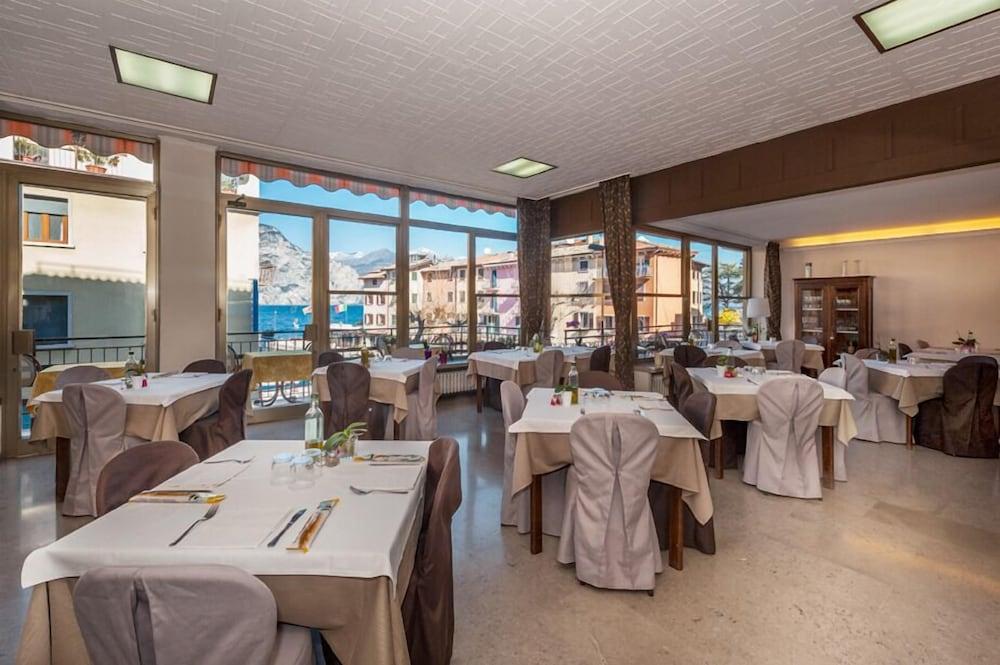 Hotel Sorriso برنزوني سول جاردا المظهر الخارجي الصورة