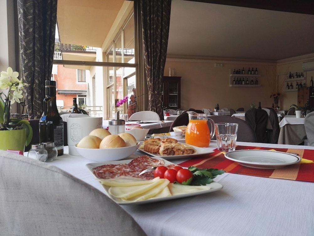 Hotel Sorriso برنزوني سول جاردا المظهر الخارجي الصورة