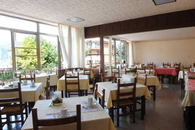 Hotel Sorriso برنزوني سول جاردا المظهر الخارجي الصورة